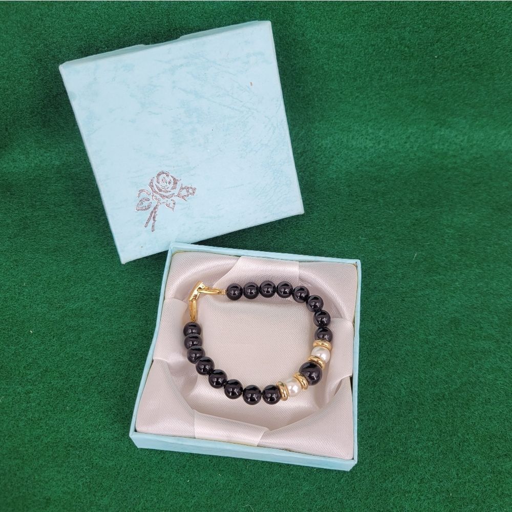 Napier Black and Gold Beaded Bracelet